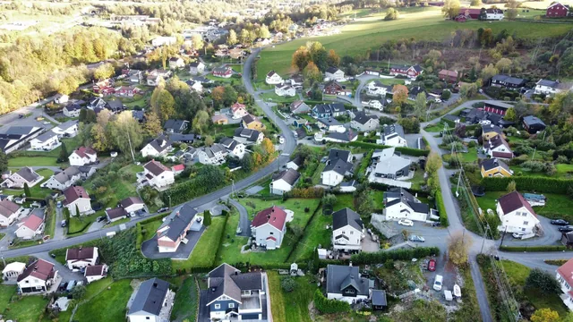 Boligfelt sett fra lufta, illustrasjon til Budstikkas sak om gjeldss&oslash;knader fra Asker og B&aelig;rum
