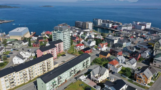 Harstad sett fra lufta, illustrasjon til Harstad Tidendes sak om gjeldss&oslash;knader